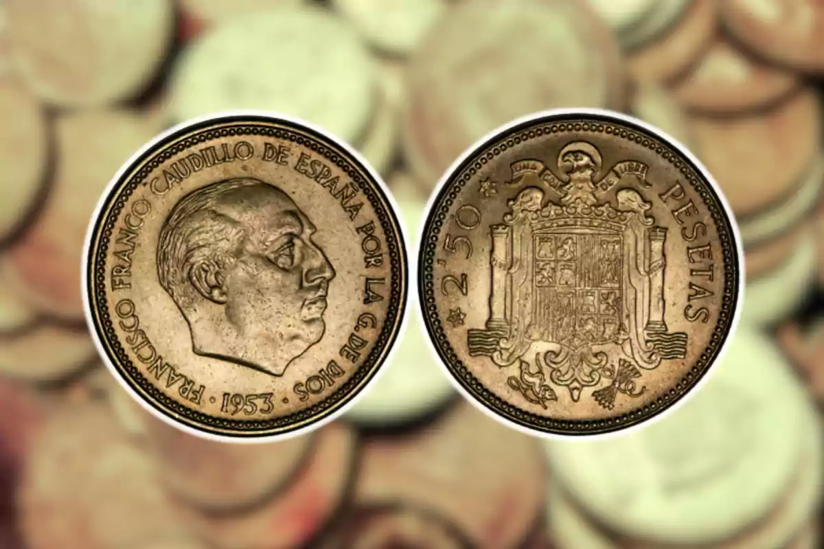 Moneda de 2,50 pesetas de España de 1953 con la imagen de Francisco Franco y el escudo de España. Moneda de 2,50 pesetas de España de 1953 con la imagen de Francisco Franco y el escudo de España.